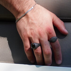 Alternative view of Anello Ossidiana